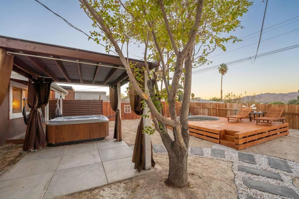 Palm Vista Retreat *Hot Tub/Cowboy Pool/Hammocks* Villa Joshua Tree Kültér fotó