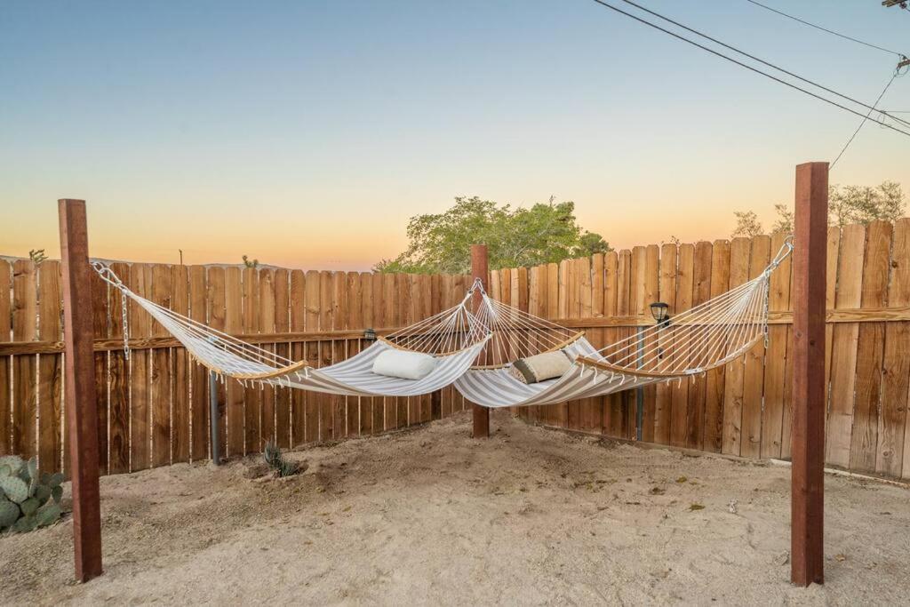 Palm Vista Retreat *Hot Tub/Cowboy Pool/Hammocks* Villa Joshua Tree Kültér fotó