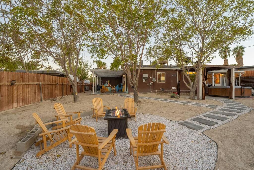 Palm Vista Retreat *Hot Tub/Cowboy Pool/Hammocks* Villa Joshua Tree Kültér fotó